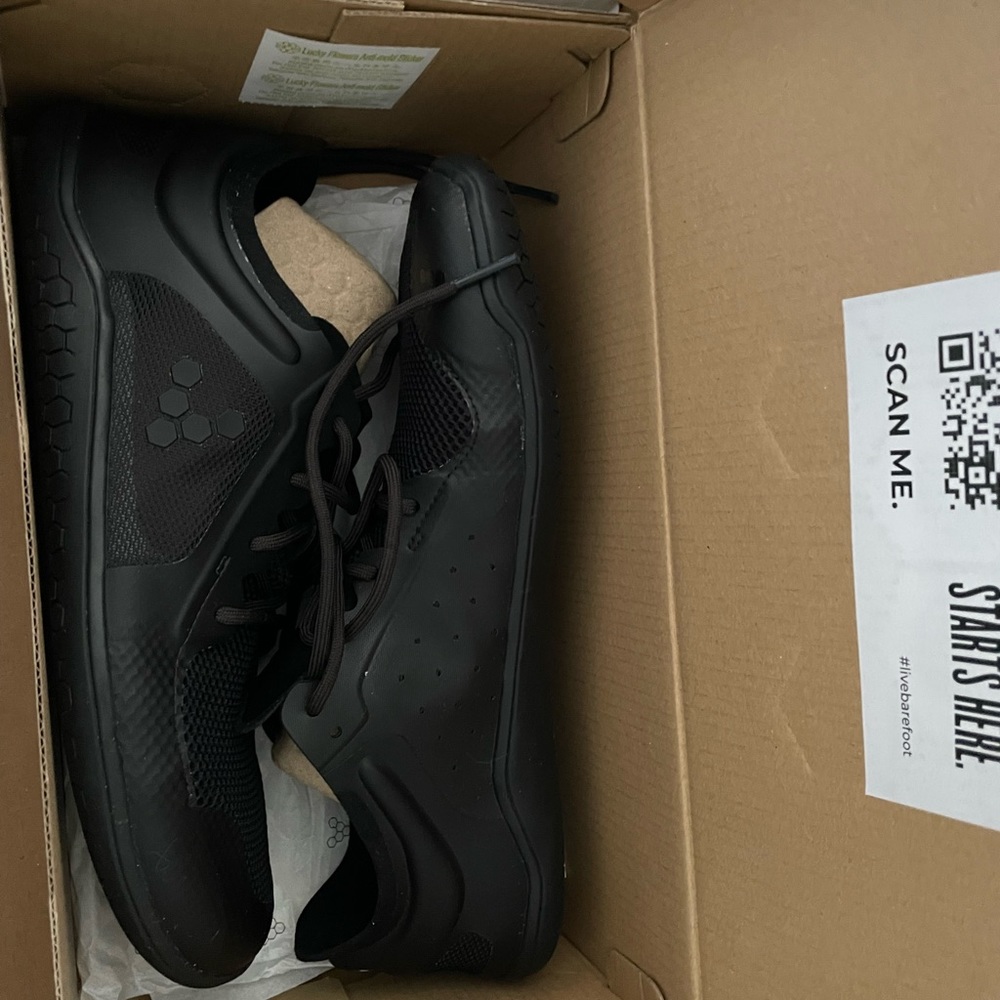 New with tags vivobarefoot size 41. women’s 10 men’s size 8. Need 1 size smaller